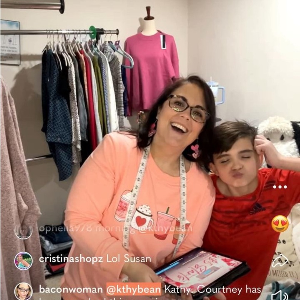 Courtney's (ck880) LIVE💙🦋🩵Come Say Hi! - Picture 5 of 16